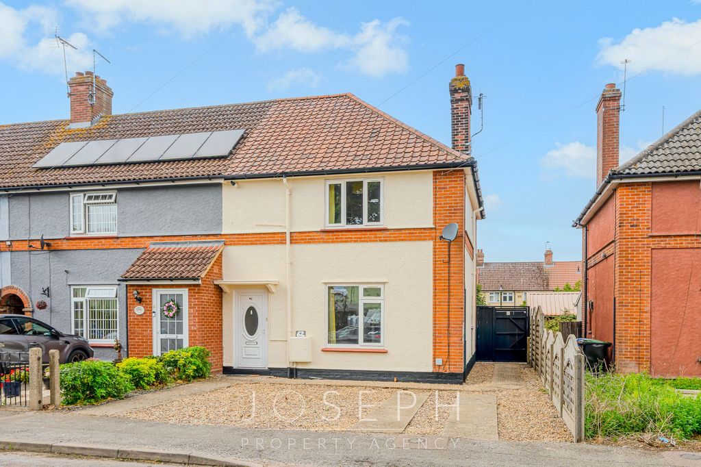 Property photo 2 of 14