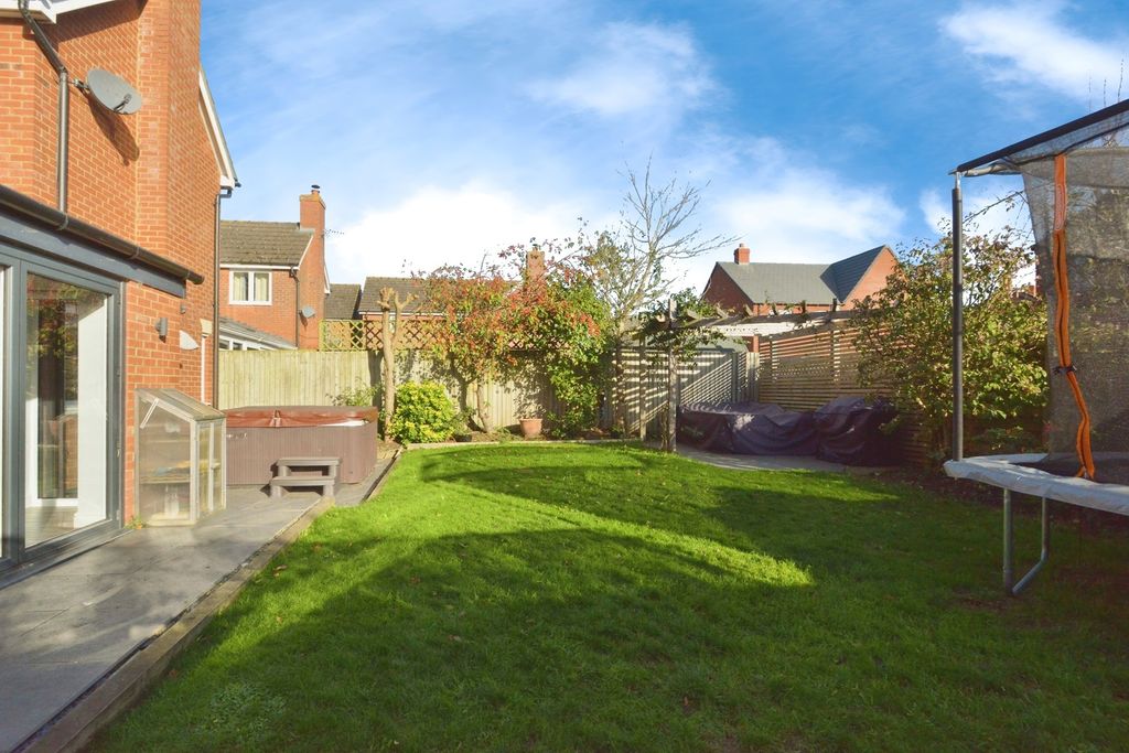 Property photo 3 of 20 Pbox-Img.Jpg