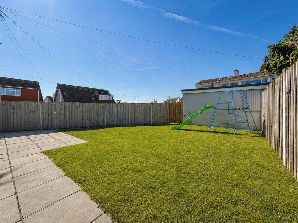 Property photo 3 of 24 Garden.Jpg
