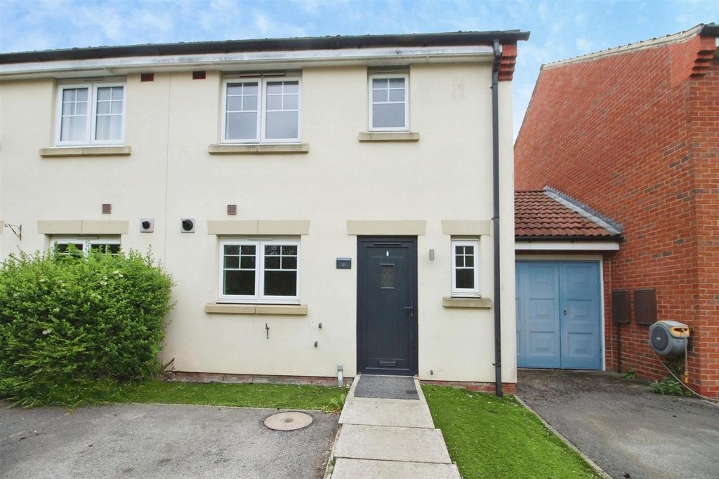 Property photo 1 of 11