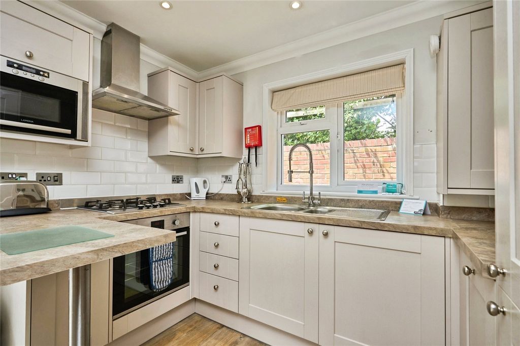 Property photo 2 of 12 Kitchen