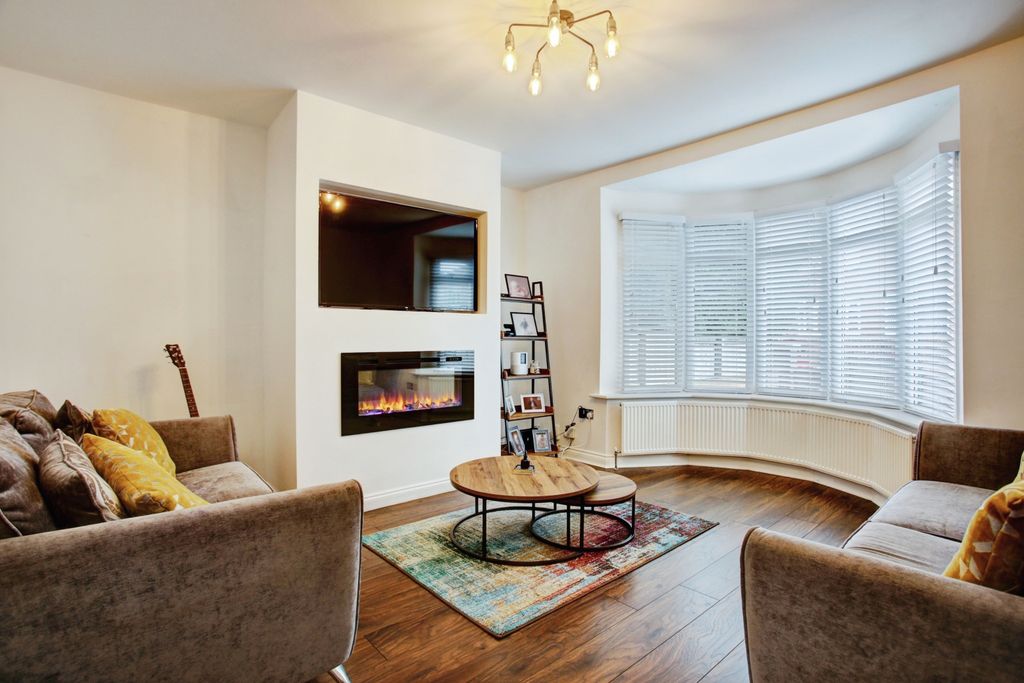 Property photo 3 of 15 Living Room