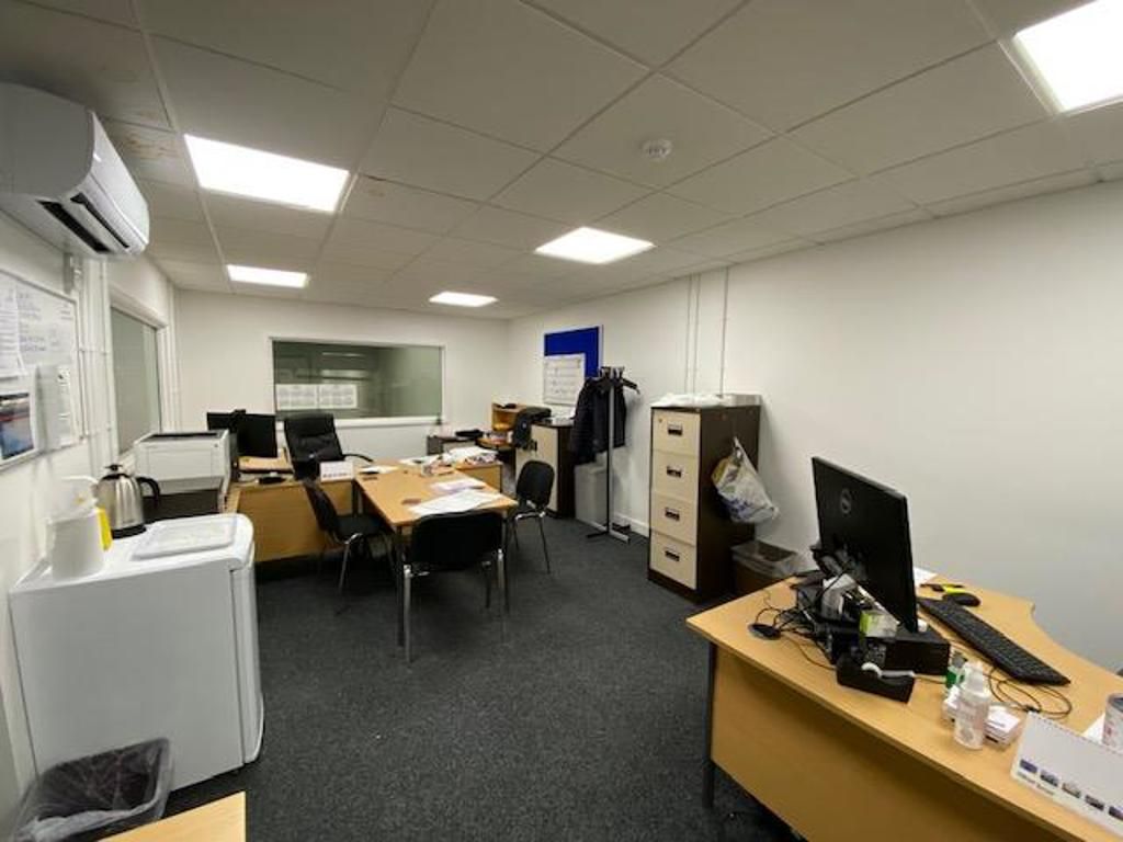 Property photo 3 of 7 Photo 11