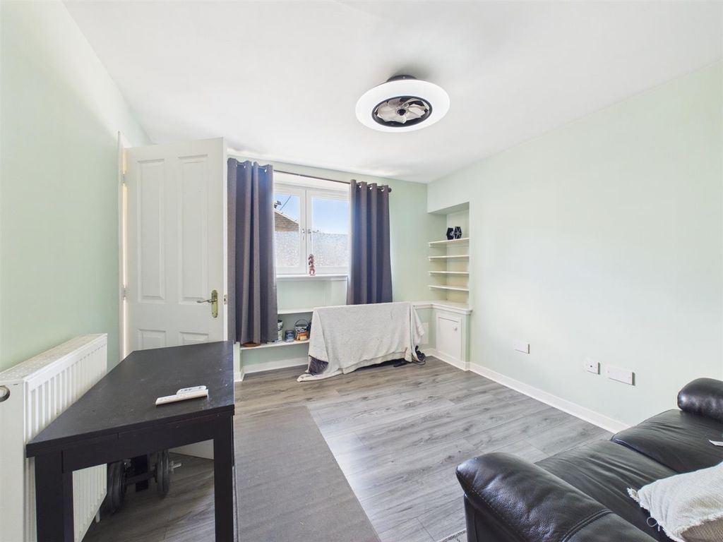 Property photo 3 of 16 Cam03924G0-Pr0146-Still008.Jpg