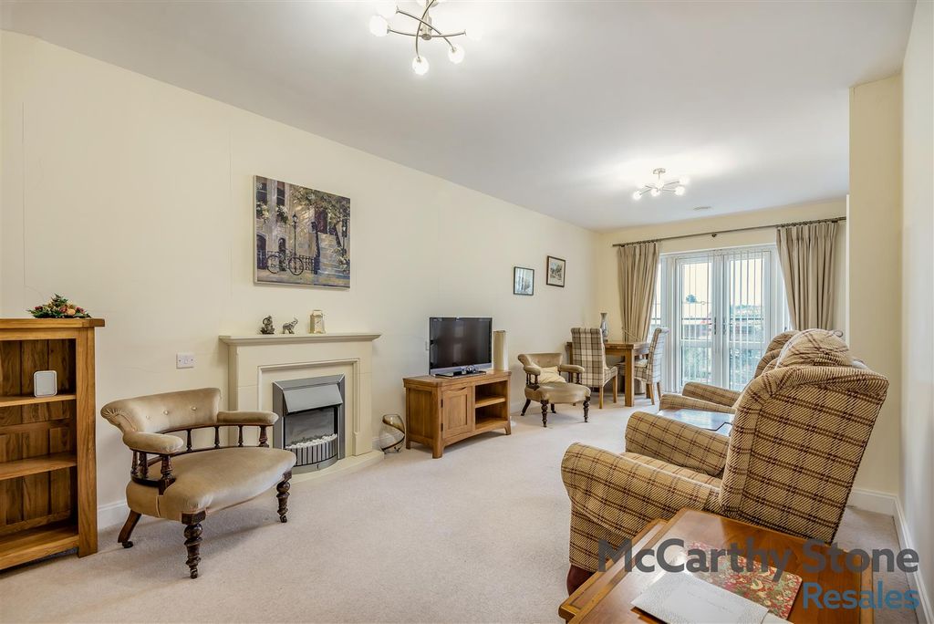 Property photo 3 of 29 8673425-Interior03.Jpg