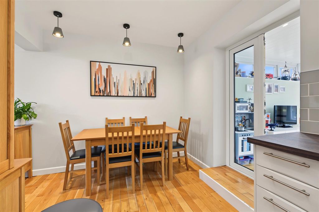 Property photo 3 of 13 Dining Area_2.Jpeg
