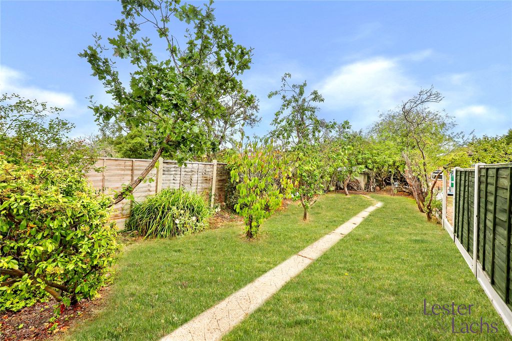 Property photo 2 of 25 Picture No. 14