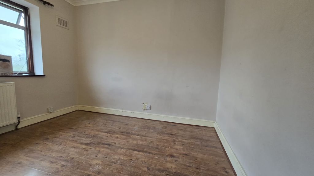 Property photo 2 of 5 Bedroom 2