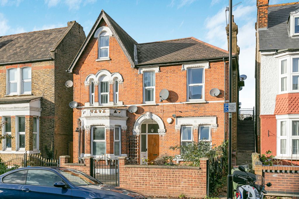 Property photo 1 of 20 Exterior