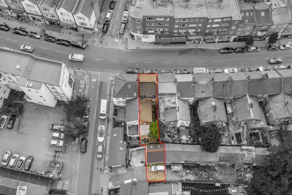 Property photo 3 of 13