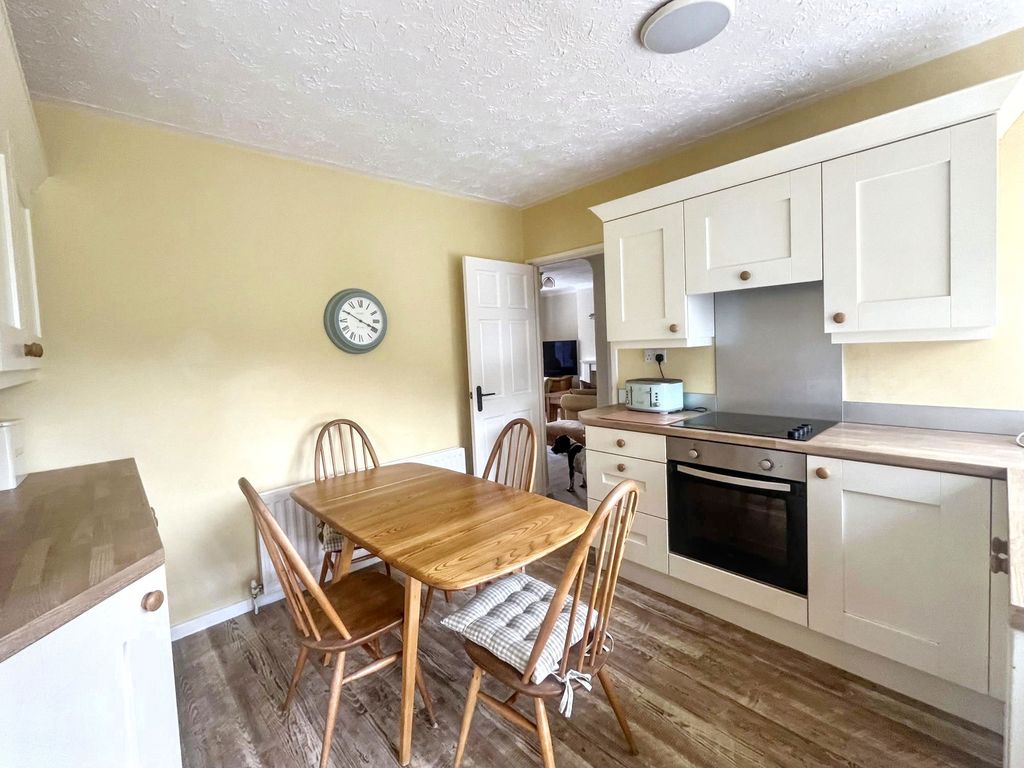 Property photo 3 of 11