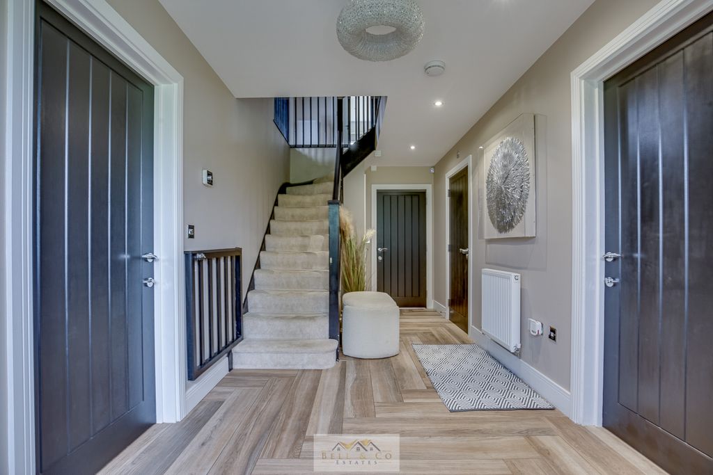 Property photo 3 of 43 Entrance Hall 1.2