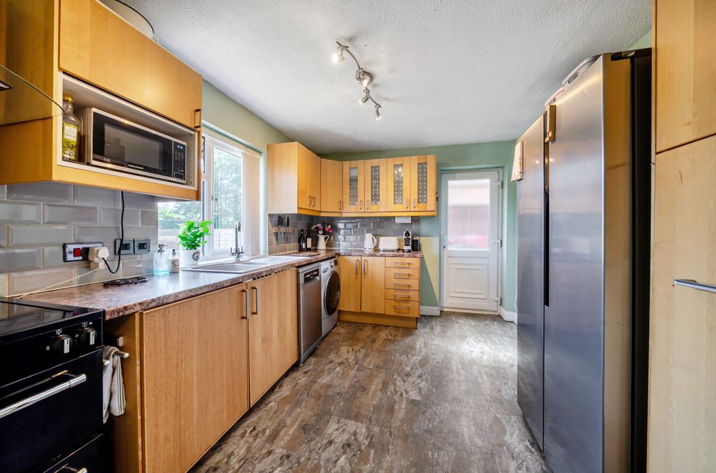 Property photo 3 of 24 1487158-26-6A4E58...