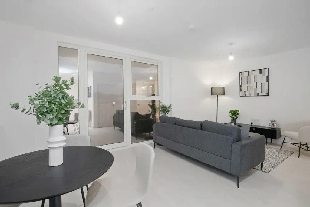 Property photo 2 of 8