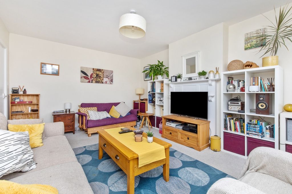 Property photo 3 of 11 4940604