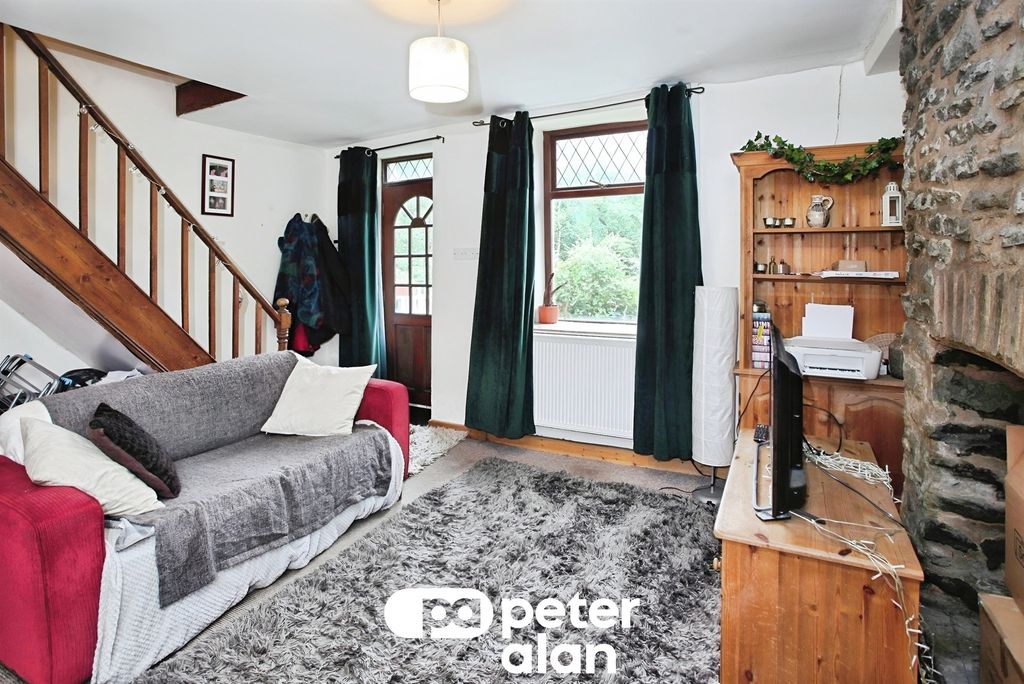 Property photo 3 of 18