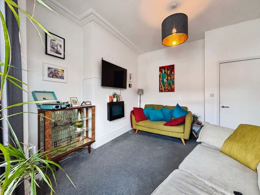 Property photo 2 of 20 5223181