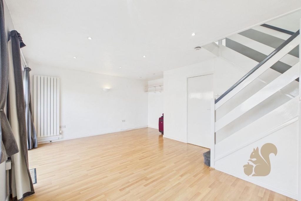 Property photo 2 of 19 Cam01659G0-Pr0607-Still006.Jpg