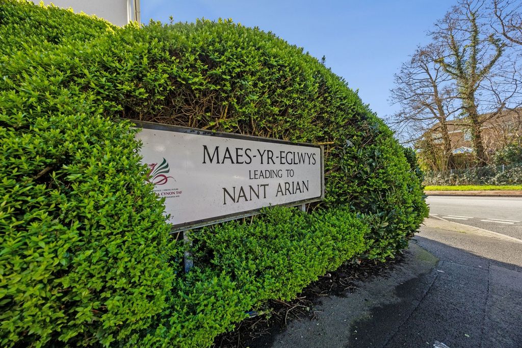 Property photo 3 of 47 Street Sign