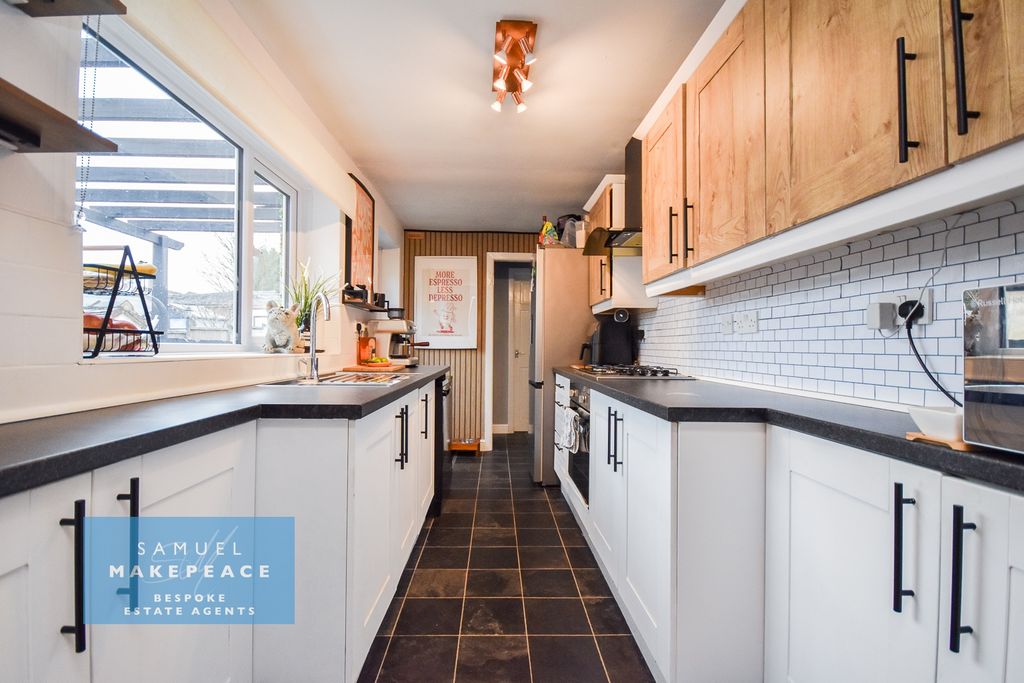 Property photo 3 of 20 Gallery