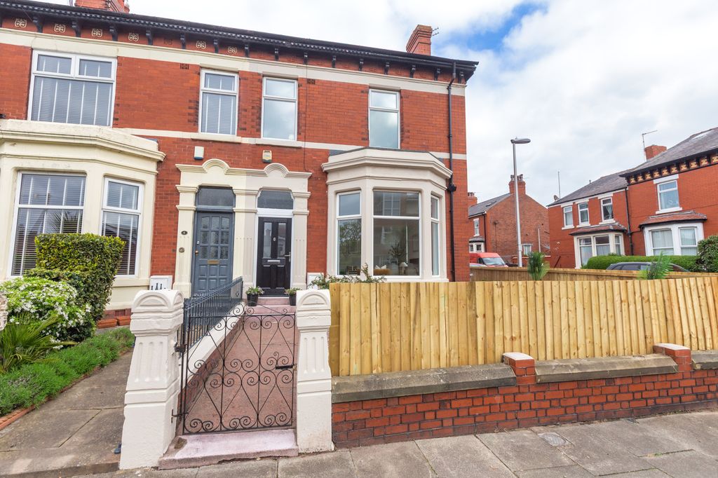 Property photo 1 of 35
