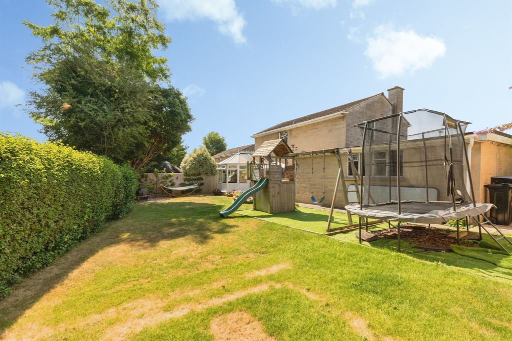 Property photo 2 of 23