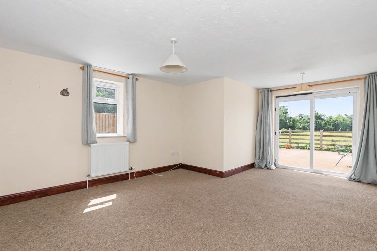 Property photo 3 of 9 331973