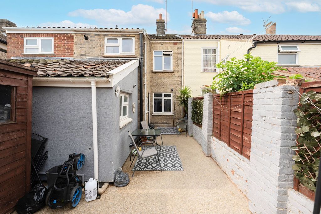 Property photo 2 of 22