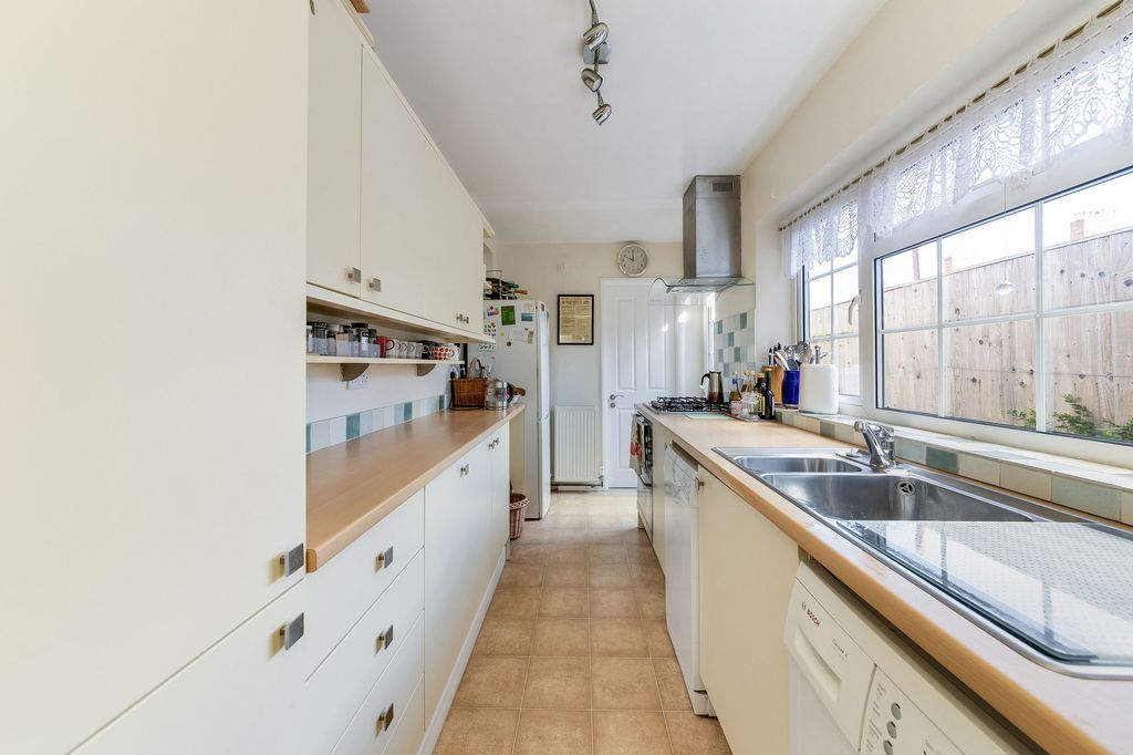 Property photo 3 of 22