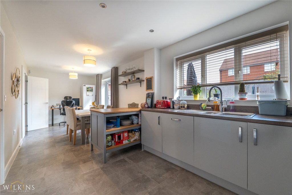 Property photo 3 of 26 Picture No. 18