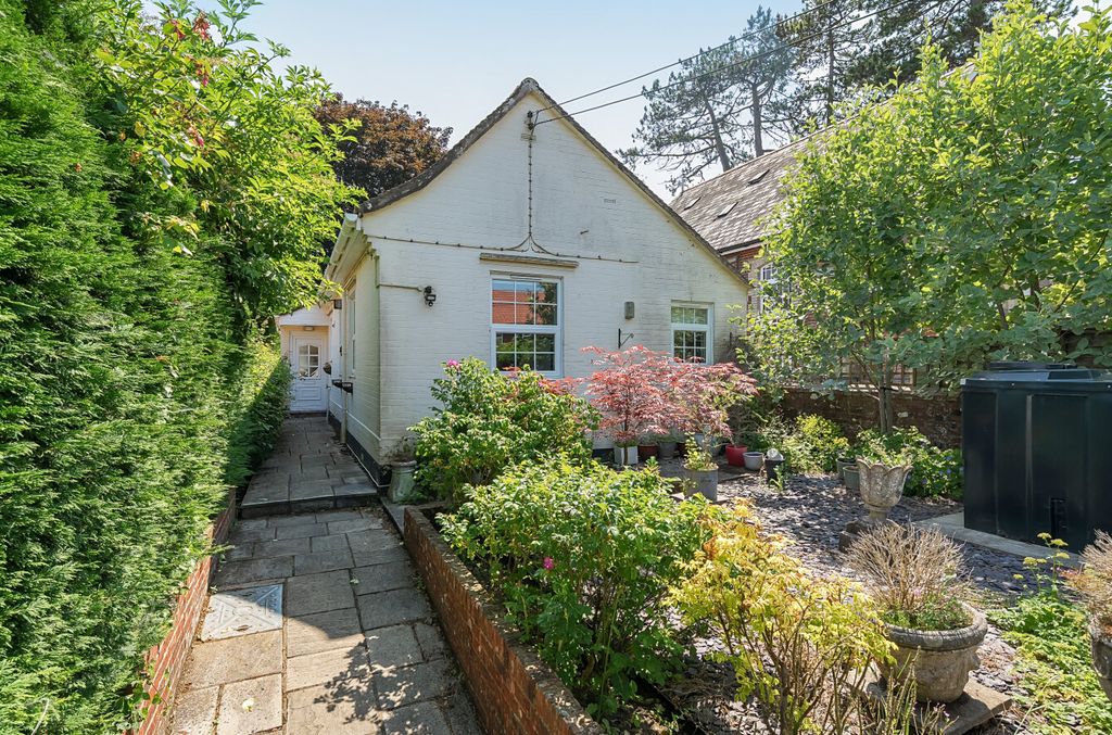 Property photo 1 of 15 1313668-16-685430...