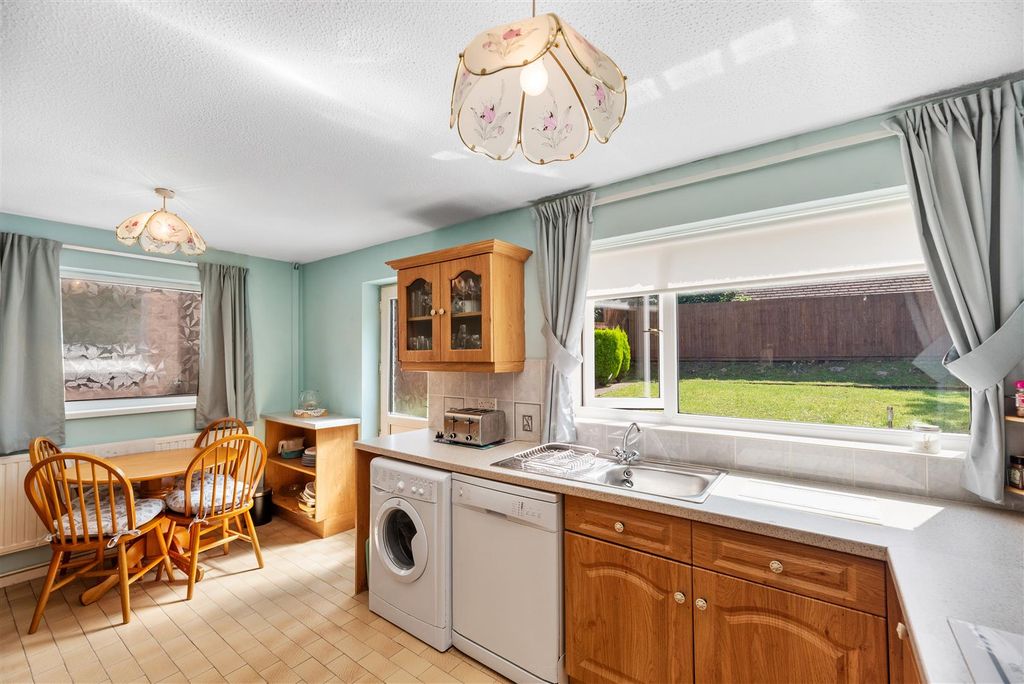 Property photo 3 of 27 Kitchen Diner
