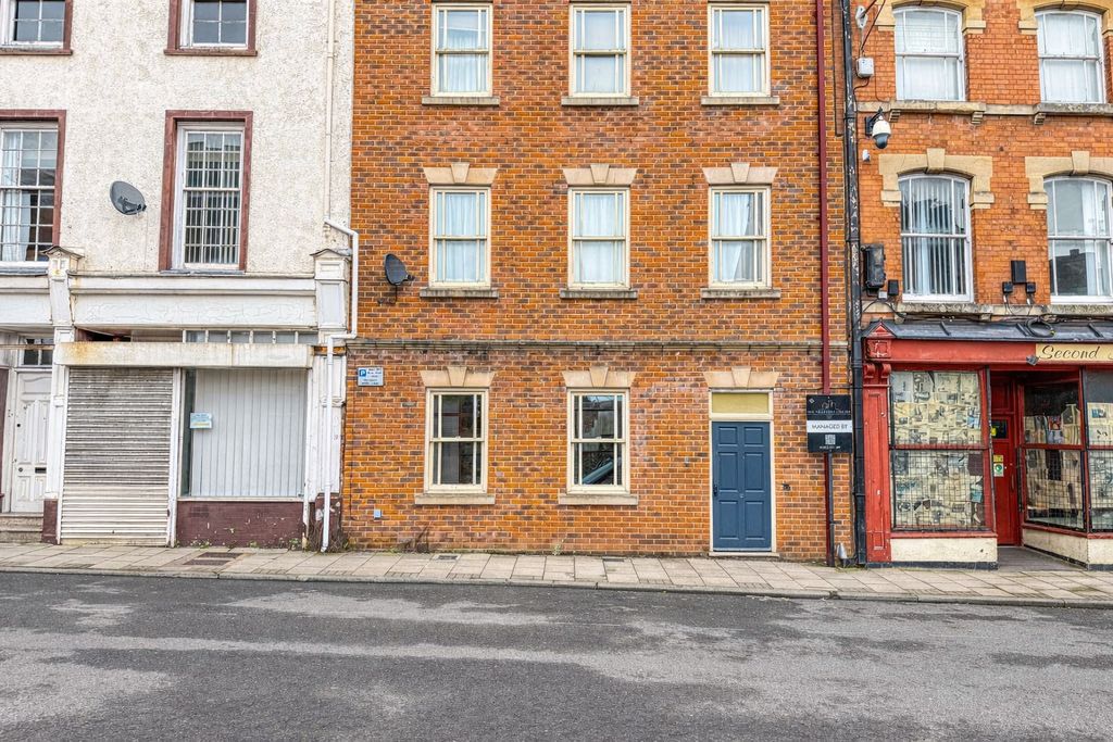 Property photo 1 of 7 4910900