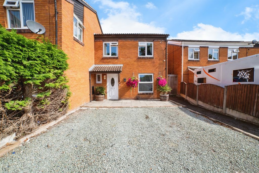 Property photo 2 of 18