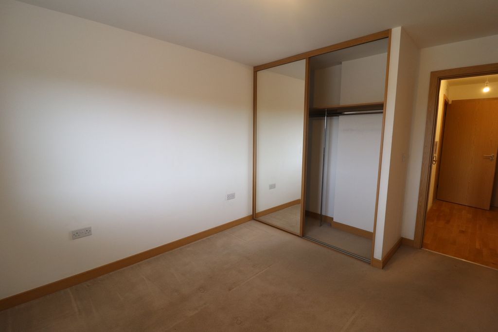 Property photo 3 of 6