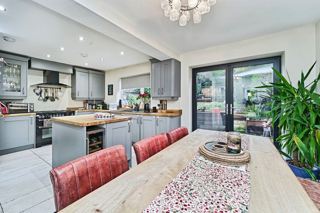 Property photo 3 of 20 Pbox-Img.Jpg