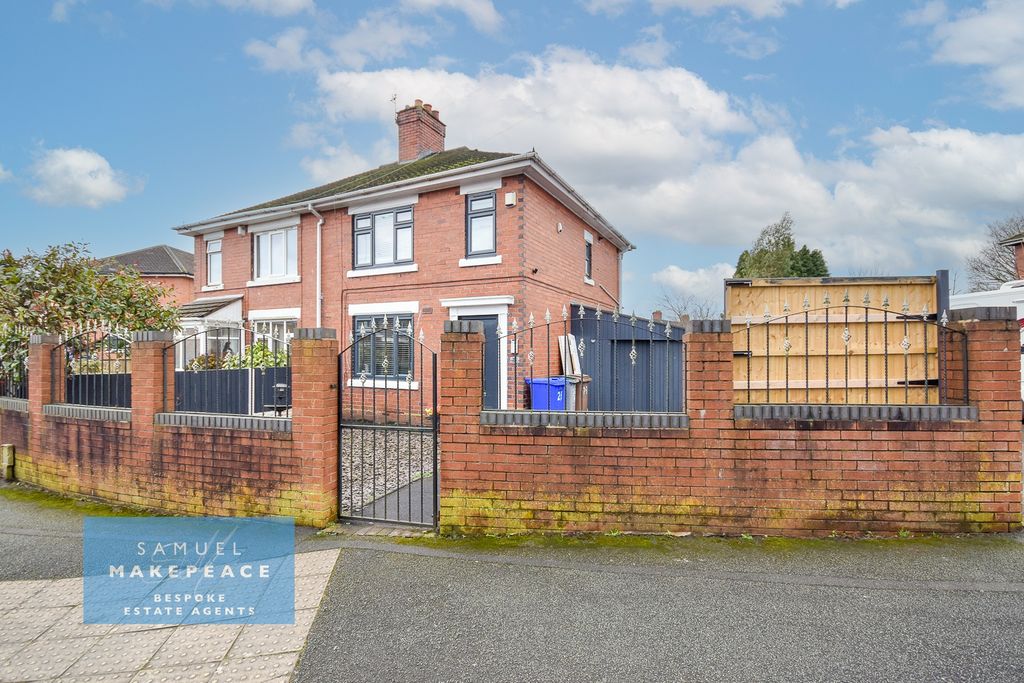 Property photo 1 of 21 Three Bedroom Semi Detached Property