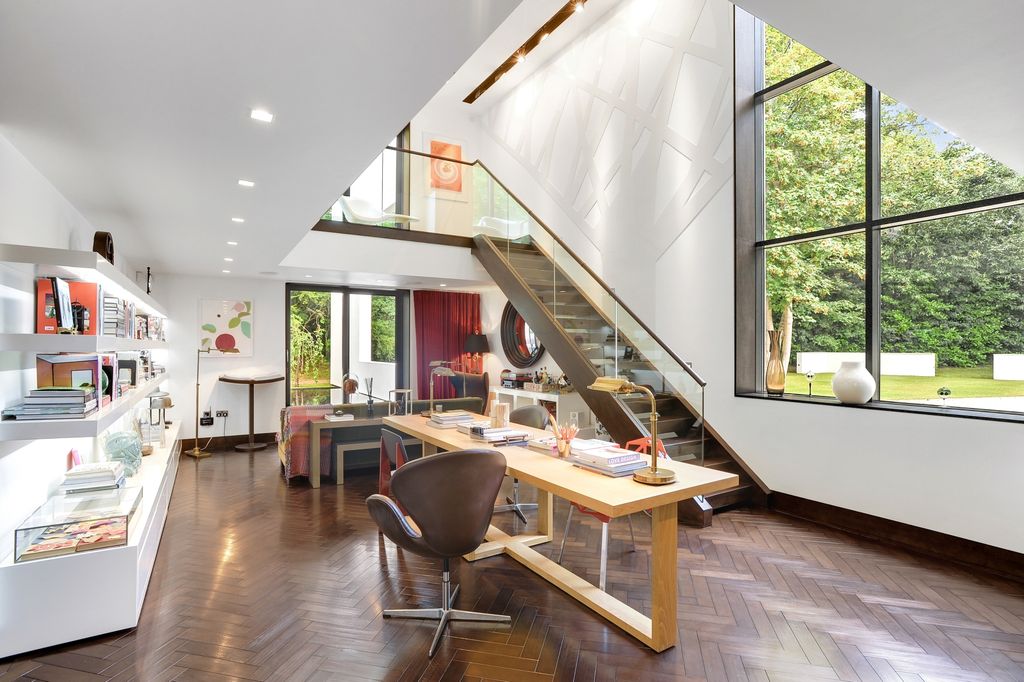 Property photo 2 of 27