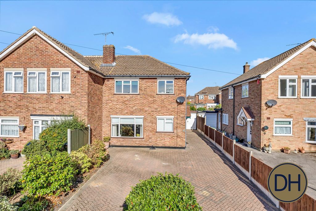 Property photo 1 of 26 Helford Way