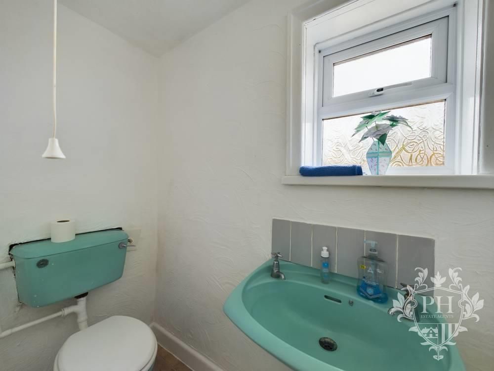 Property photo 3 of 10 Cam01415G0-Pr0096-Still011-Thumbnail-H750-70.Jpg