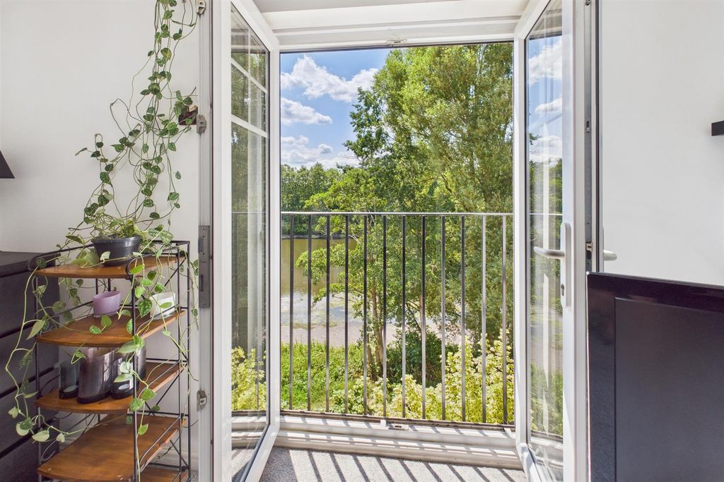 Property photo 2 of 11 Juliet Balcony