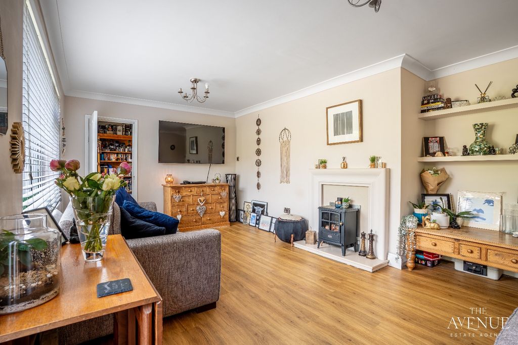 Property photo 3 of 12 5242867