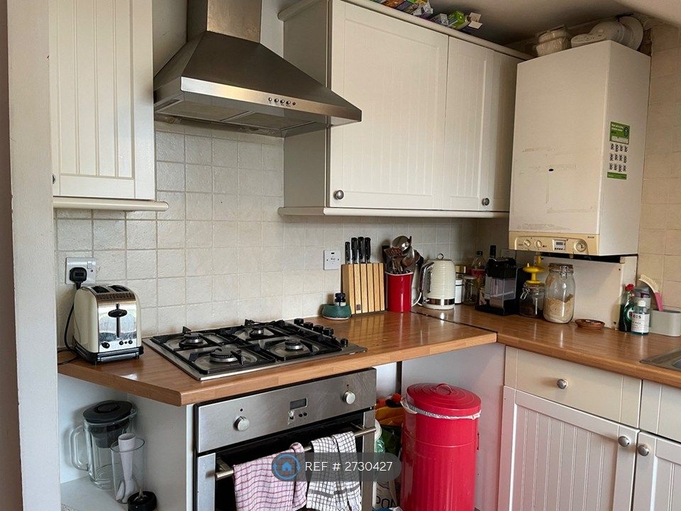 Property photo 2 of 7 Kitchen