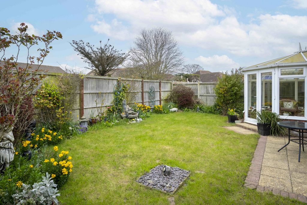 Property photo 2 of 27