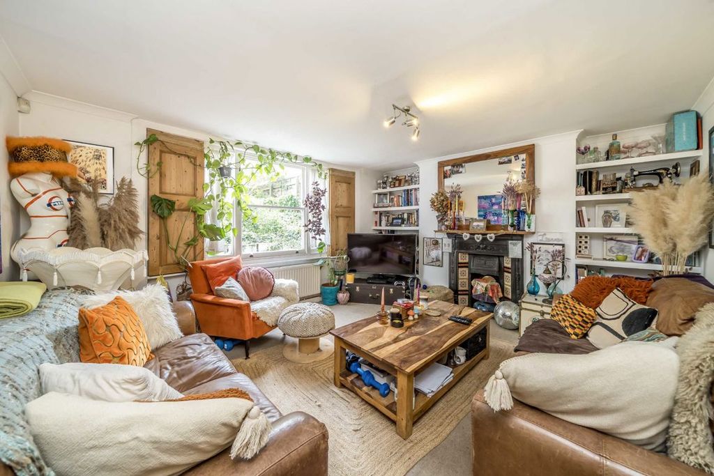 Property photo 3 of 7