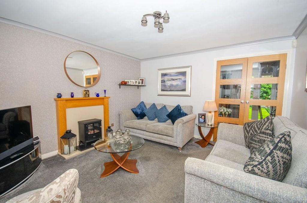 Property photo 2 of 17 Lounge Pic 2.Jpg
