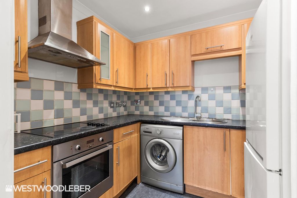 Property photo 2 of 13 Markwellwood_3.Jpg