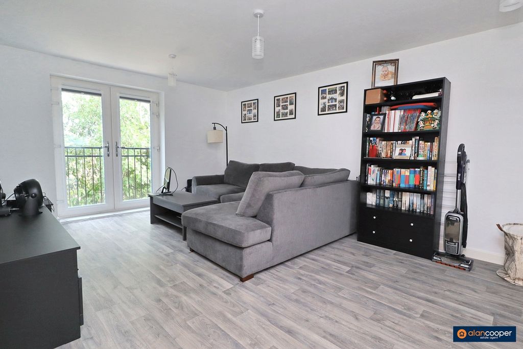 Property photo 2 of 20 4177562