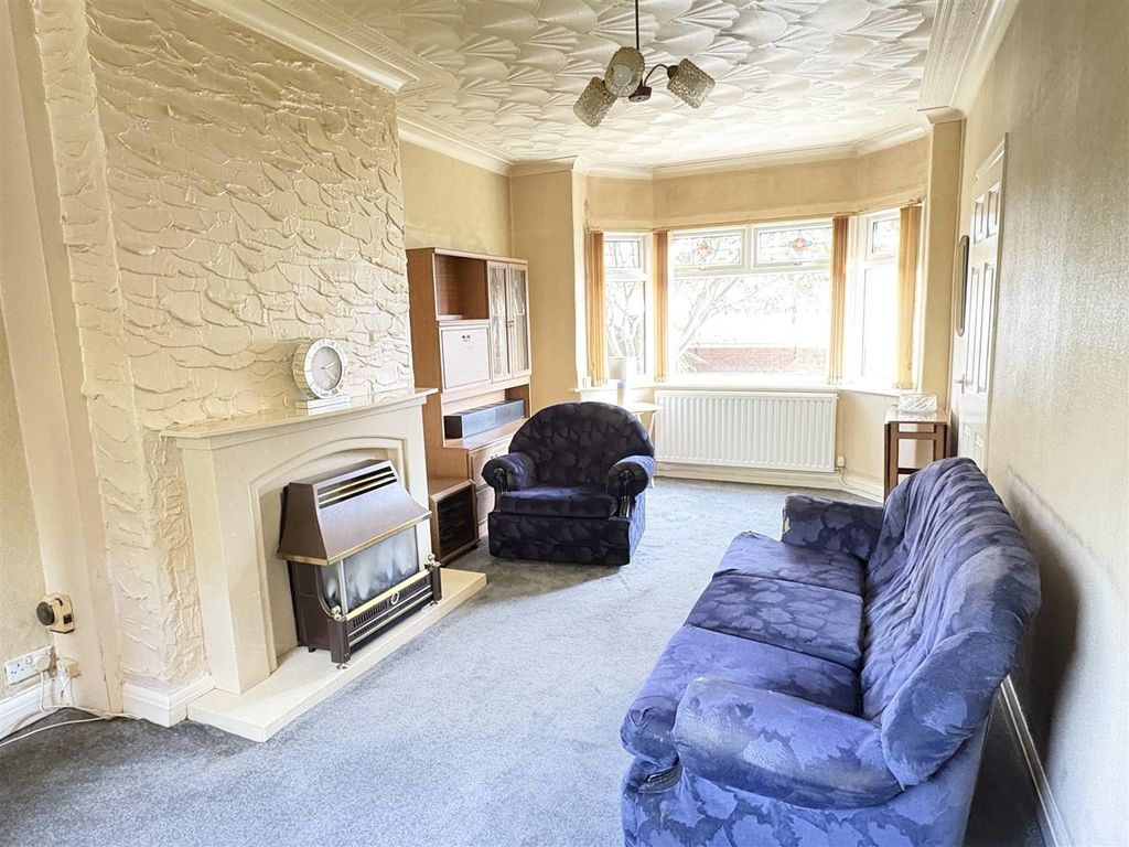 Property photo 3 of 16 Living Room