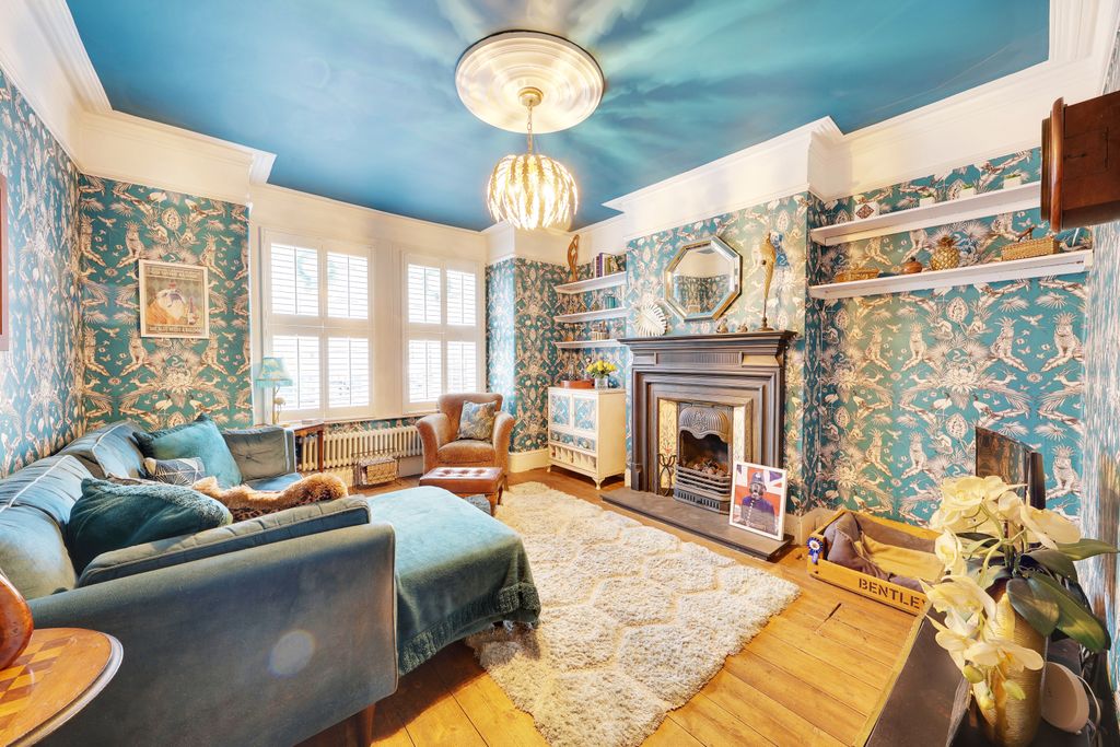 Property photo 2 of 24